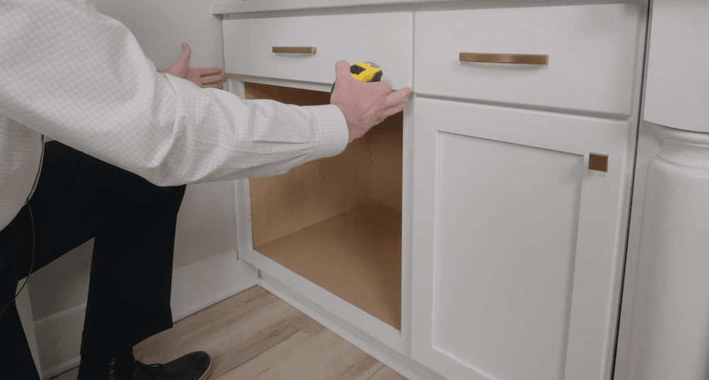 stain cabinet doors