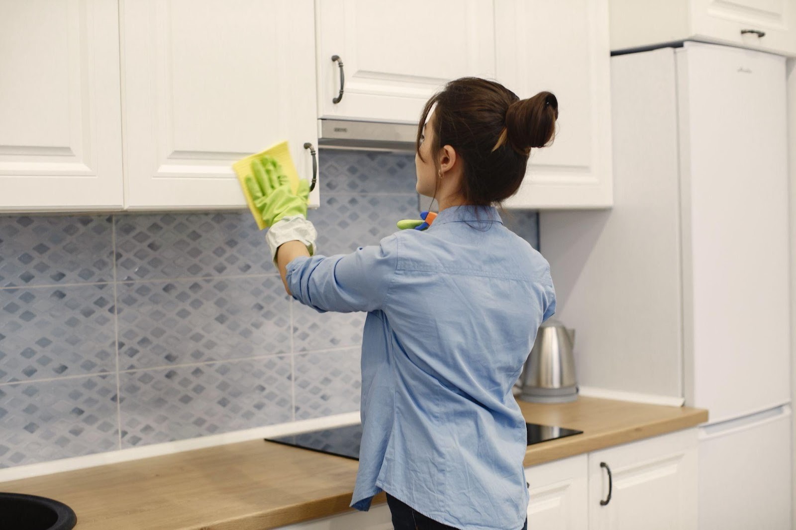 Raised Panel vs Flat Panel Doors: Styles & Key Differences